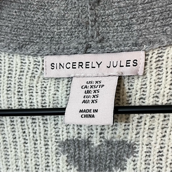 Sincerely Jules Gray and White Heart Open Front Chunky Cardigan size XS - Picture 3 of 9
